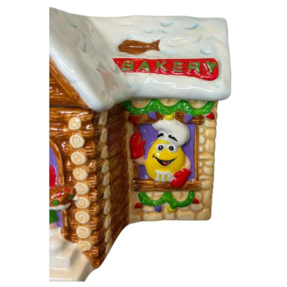 M&Ms Galerie 2003 Christmas Bakery Log Cabin Ceramic Cookie Jar Red Yellow Candy